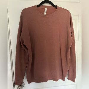 Alo Yoga micro waffle relaxation pullover crewneck